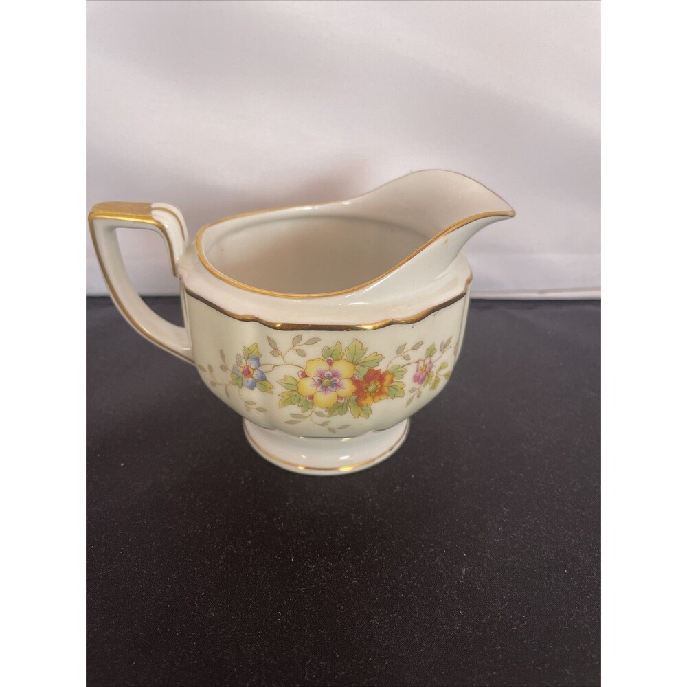 Heinrich H&C Selb Bavaria Germany Floral Gold HC206 Creamer